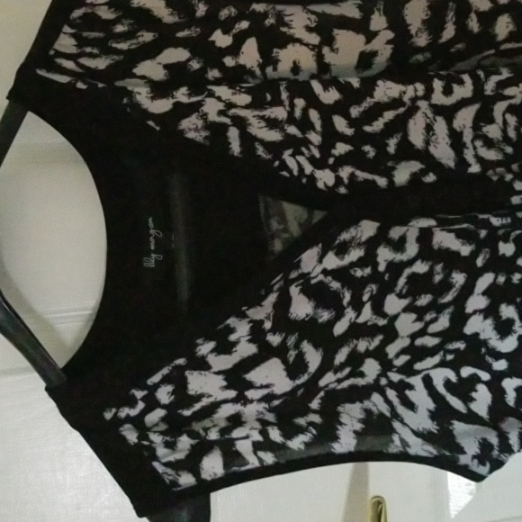 Top - Picture 2 of 4